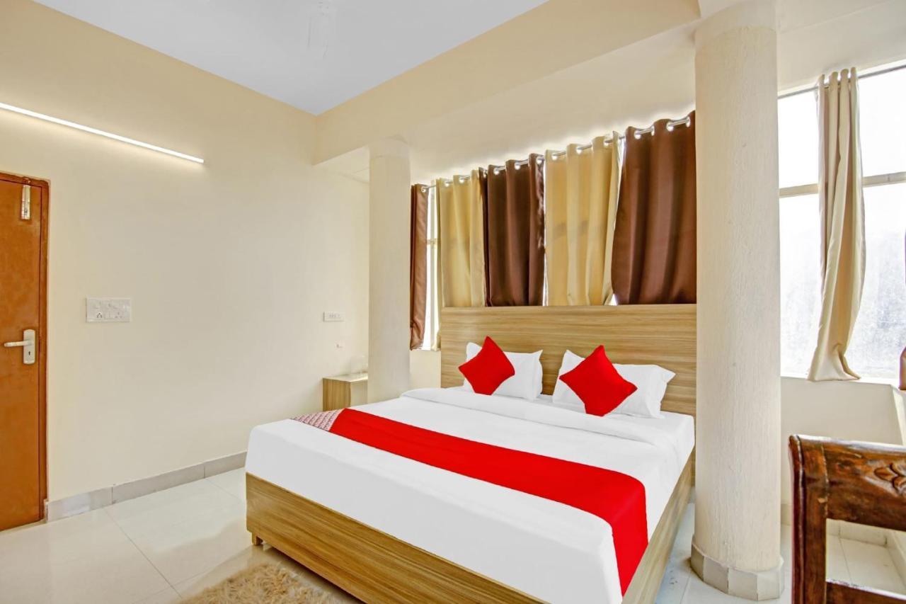 Oyo Flagship 80772 Hotel The Grand Rdc Газиабад Экстерьер фото