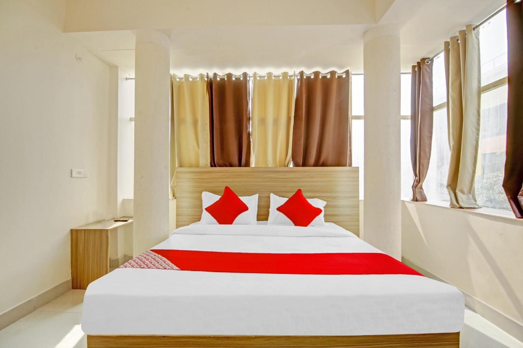 Oyo Flagship 80772 Hotel The Grand Rdc Газиабад Экстерьер фото