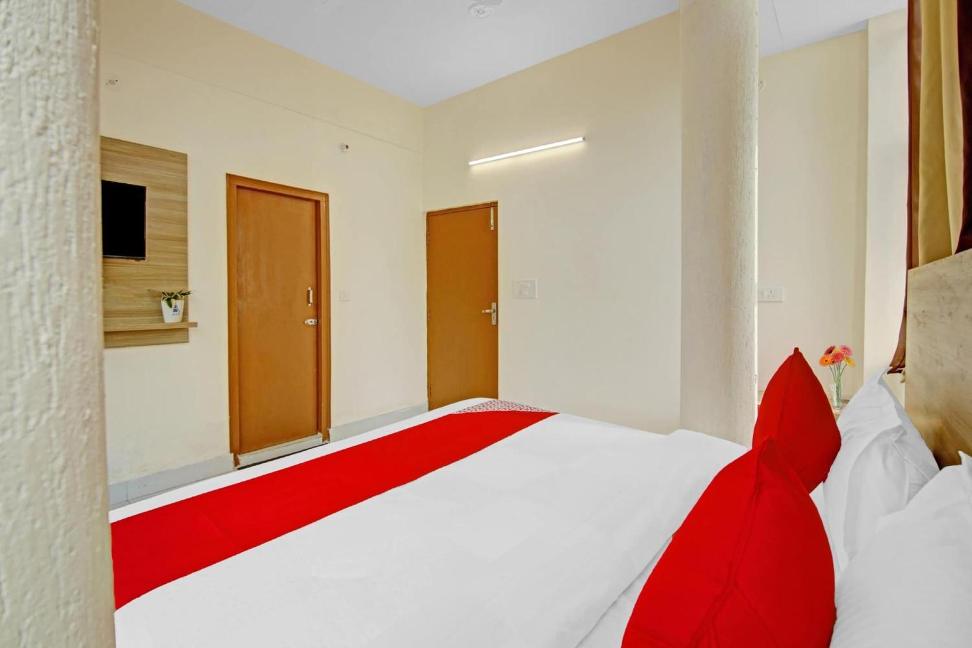Oyo Flagship 80772 Hotel The Grand Rdc Газиабад Экстерьер фото