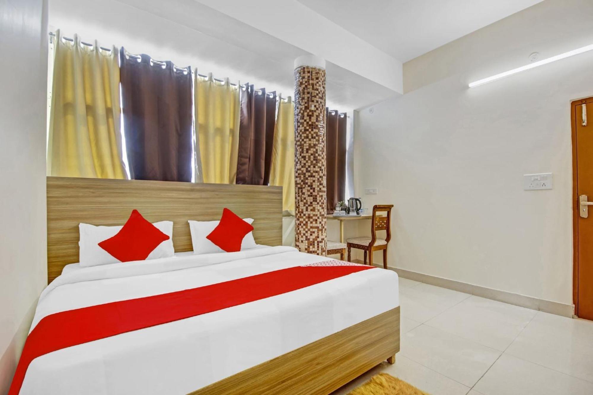 Oyo Flagship 80772 Hotel The Grand Rdc Газиабад Экстерьер фото