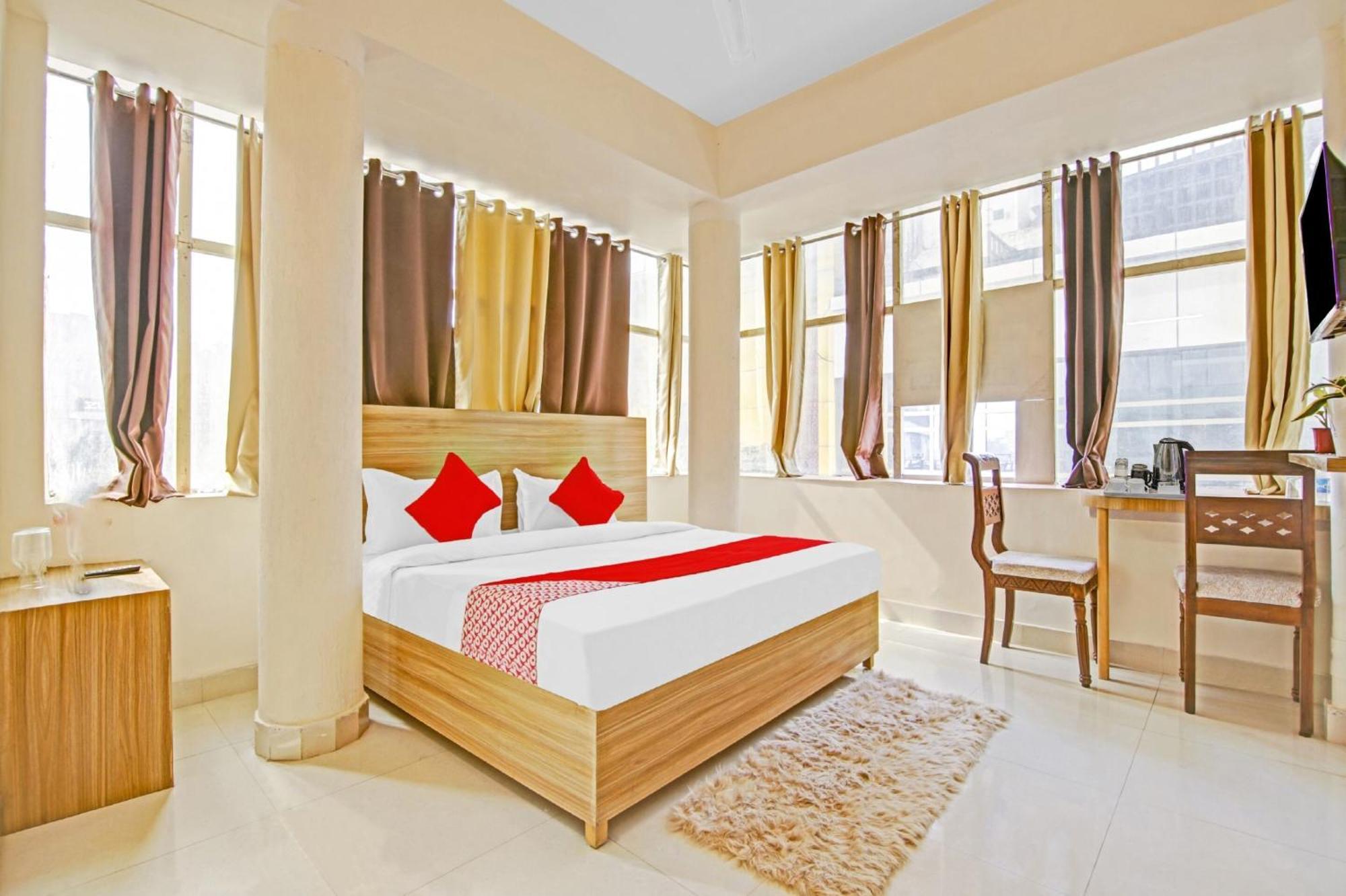 Oyo Flagship 80772 Hotel The Grand Rdc Газиабад Экстерьер фото
